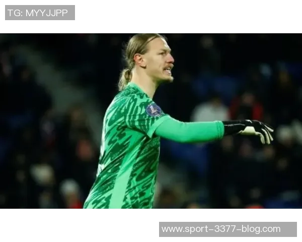 巴黎门将萨福诺夫手骨折仍勇扑四点近期将缺阵比赛